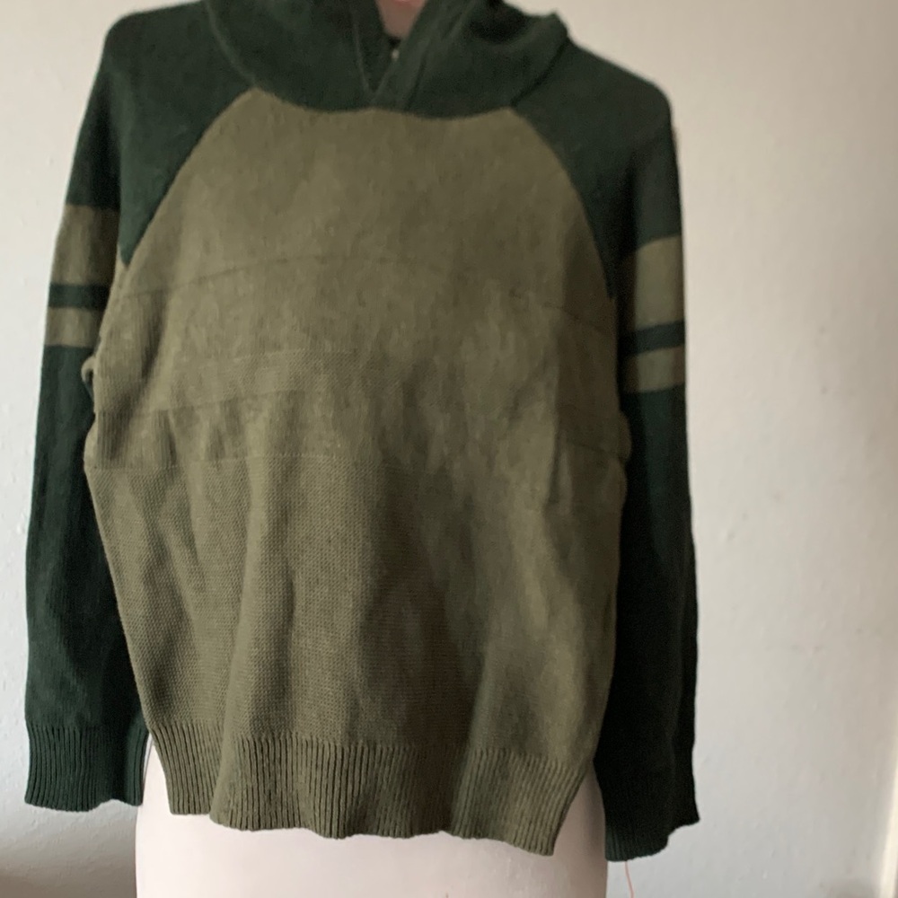 Cat & Jack Men's Two-Tone Green Crewneck Sweater